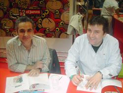 Juan Álvarez y Jorge G. en el stand de El Jueves. Clic para ver Galería de fotos